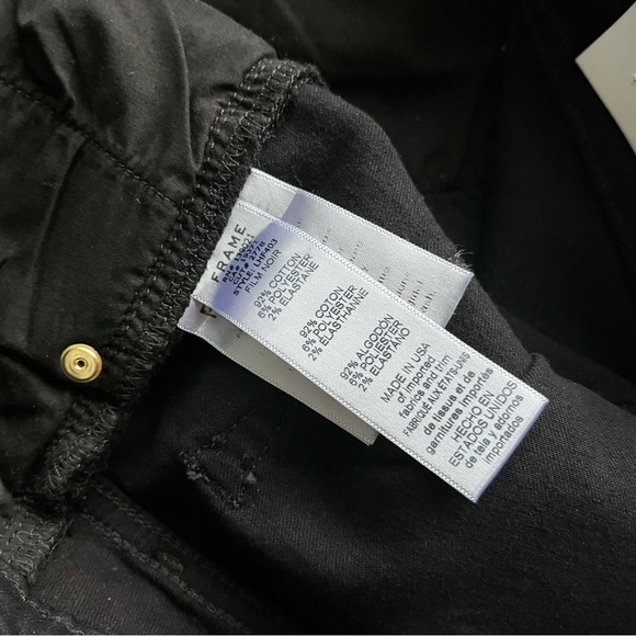 FRAME Le High Flare
in Film Noir - Picture 15 of 16